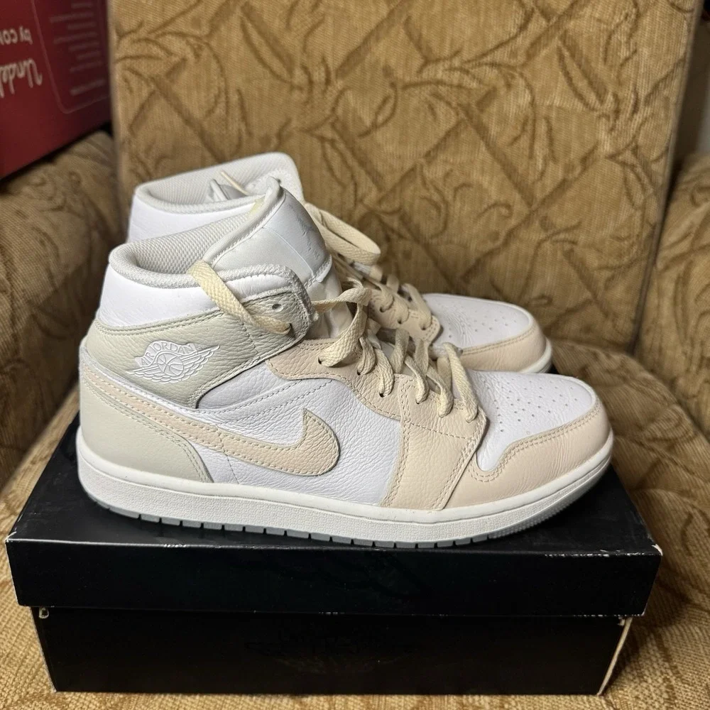 Air Jordan 1 Mid SE Men's White/Guava Ice-Sea Glass HJ6654-100 Size 8.5 With Box